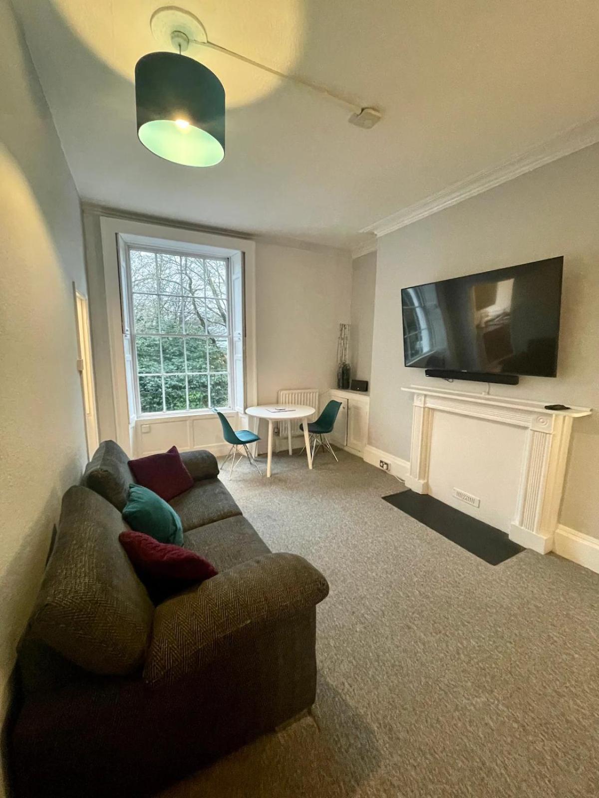 Modern, Stylish Apartment In Central Bath Zewnętrze zdjęcie